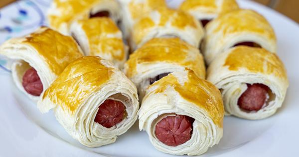 خمیر پفکی با سوسیس